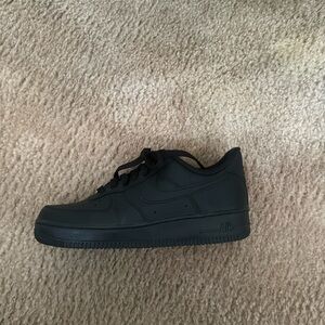 Black nike air force 1s. Have only been wore once. Size 8.5 in women.